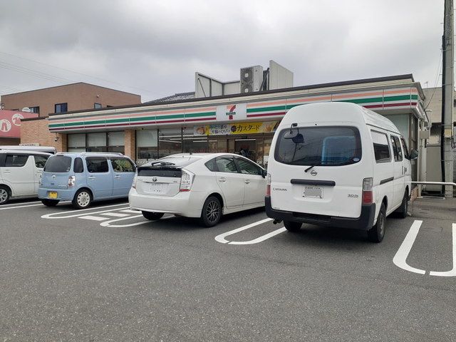 近くのセブンイレブン糸島加布里店まで350m（徒歩5分）