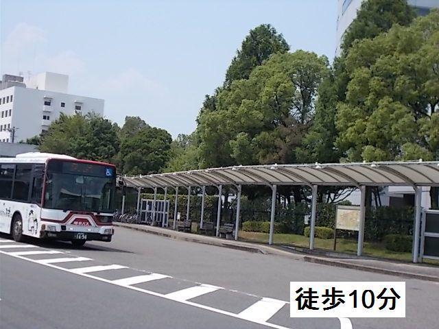 近くのOKBふれあい会館バスターミナまで750m(徒歩10分)