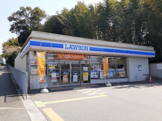 近くのコンビニまで500m（徒歩7分）