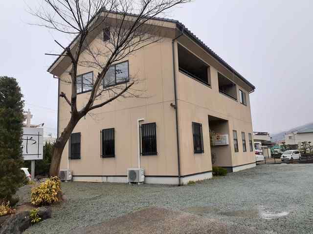 近くの骨付鳥はなやまで84m(徒歩2分)