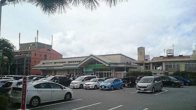 近くのサンエーV21じょうがく食品館まで550m(徒歩7分)
