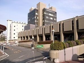 近くの新座市役所まで1,600m（徒歩20分）