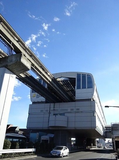 近くの砂川七番駅まで800m（徒歩10分）