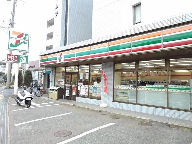 近くのセブンイレブン唐の原7丁目店まで500m(徒歩7分)