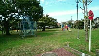 近くの公園まで200m（徒歩3分）