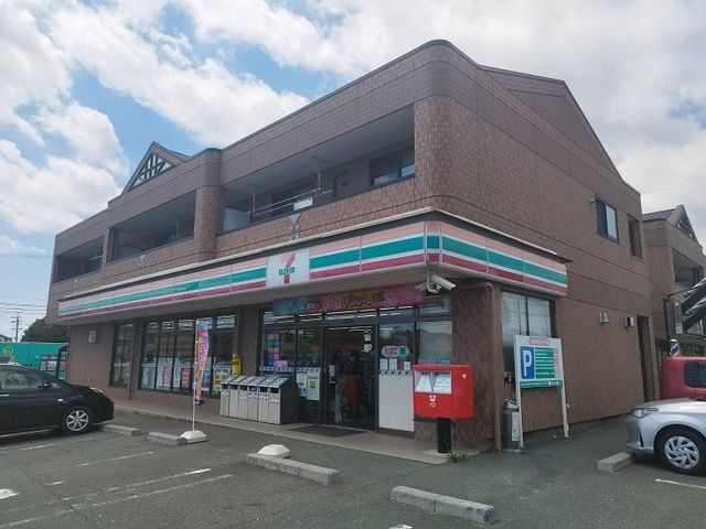 近くのセブンイレブンまで200m(徒歩3分)