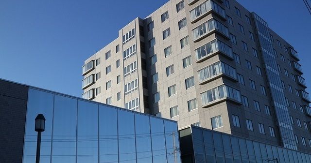 近くの坂総合病院まで1,700m（徒歩22分）