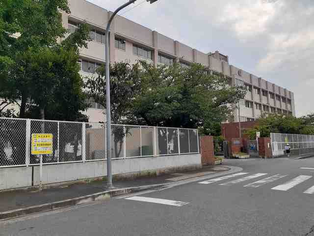 近くの天美北小学校まで81m(徒歩2分)
