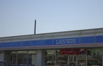 近くのコンビニまで1,600m（徒歩20分）