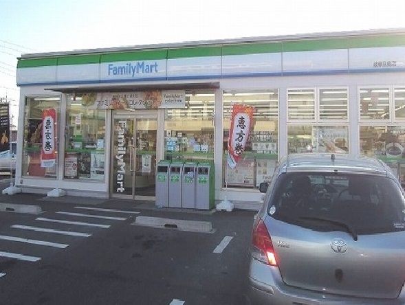 近くのファミリーマート岐阜旦島店まで1,200m（徒歩15分）