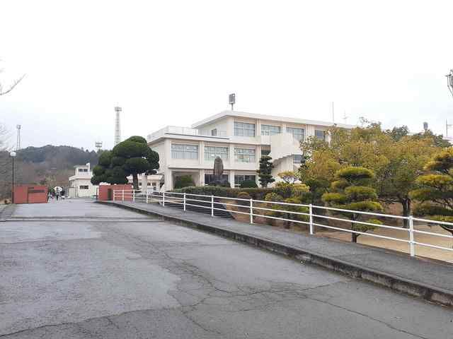 近くの諫早市立みはる台小学校まで1,350m(徒歩17分)