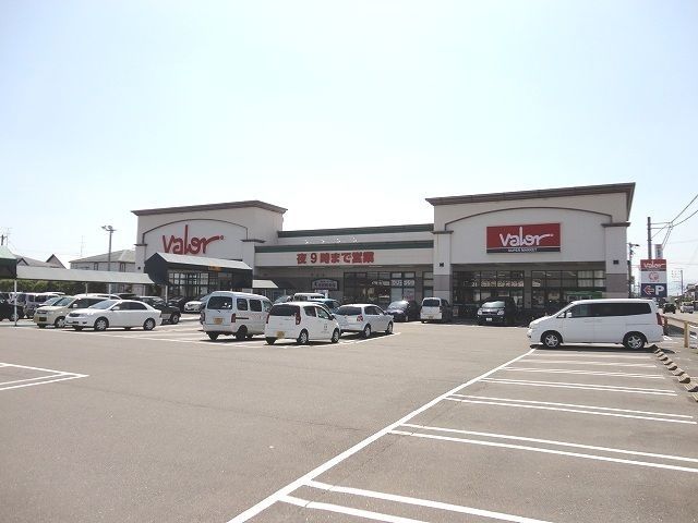 近くのバロー穂積西店まで650m(徒歩9分)