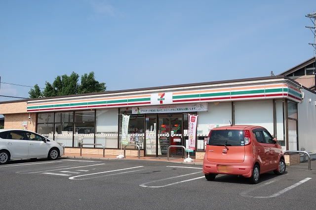 近くのセブンイレブンまで550m(徒歩7分)