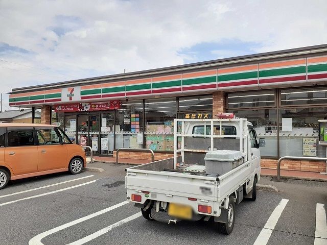 近くのセブンイレブン南中島町店まで680m(徒歩9分)