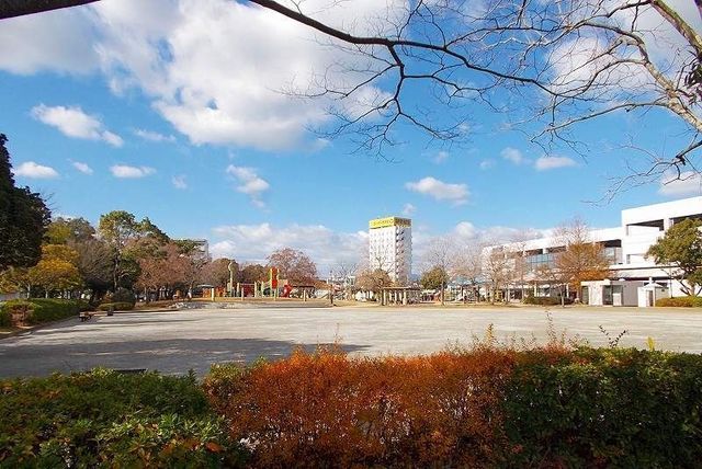 近くの公園まで400m（徒歩5分）