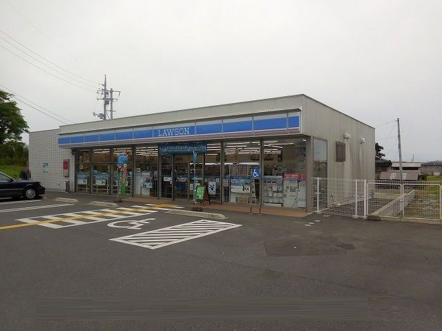 近くのローソン倉吉西倉吉店まで500m(徒歩7分)