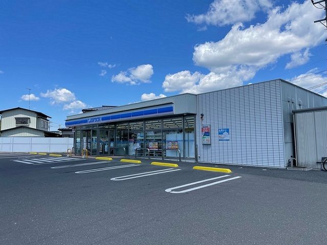 近くのコンビニまで600m（徒歩8分）