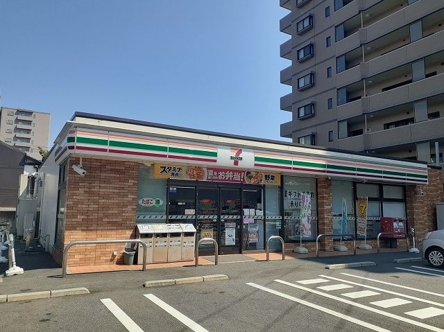 近くのセブンイレブン周南岐山通店まで450m（徒歩6分）