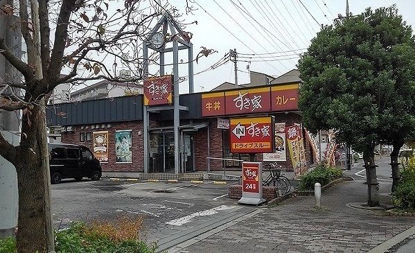 近くのすき家 17号さいたま辻店まで1,100m(徒歩14分)