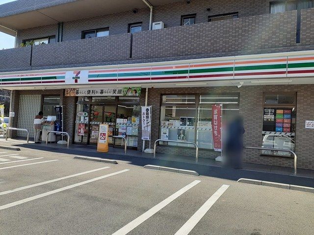 近くのセブンイレブンまで167m（徒歩3分）