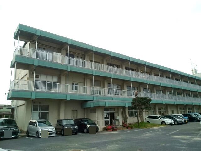 近くの渡町台小学校まで400m（徒歩5分）