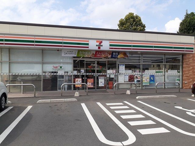 近くのコンビニまで1,000m（徒歩13分）