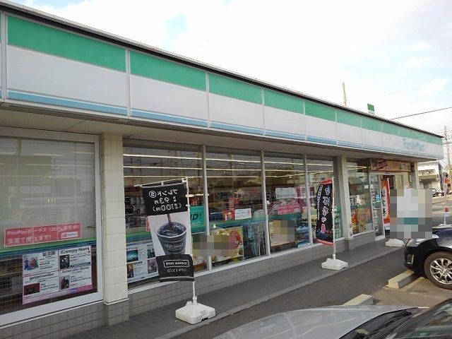 近くのコンビニまで210m（徒歩3分）