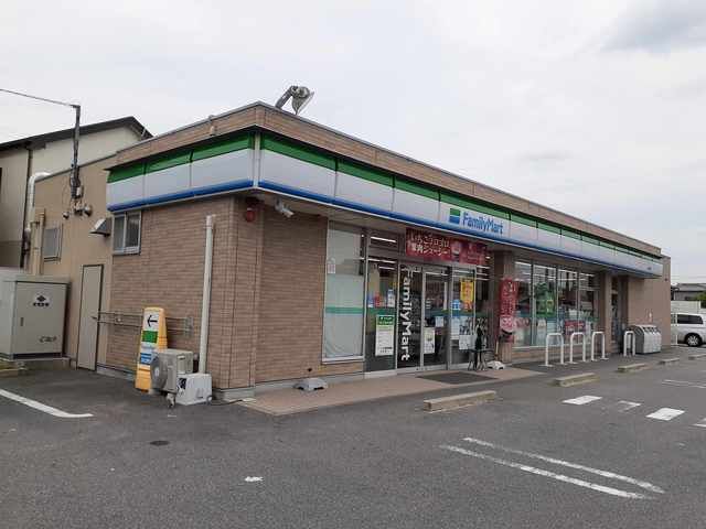 近くのファミリーマート 緑鳴海店まで407m(徒歩6分)