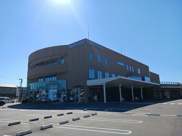 近くの聖陵岩里病院まで890m（徒歩12分）