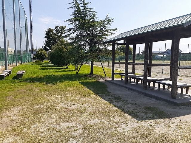 近くの羽島市運動公園まで700m(徒歩9分)