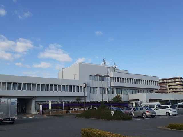 近くの役所まで1,265m（徒歩16分）