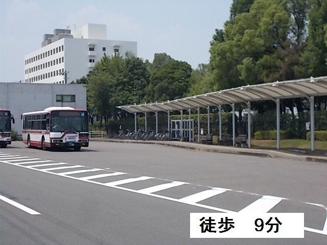近くのOKBふれあい会館バスターミナまで700m(徒歩9分)