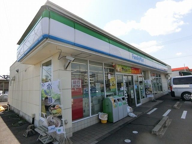 近くのコンビニまで450m（徒歩6分）