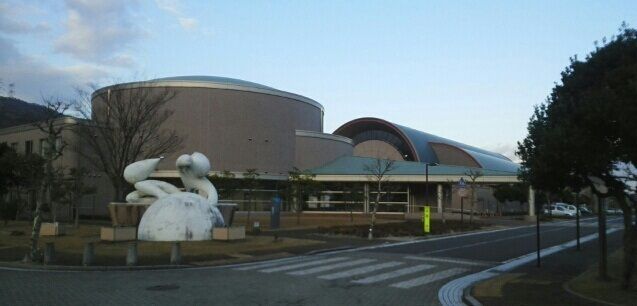 近くの大飯町総合運動公園まで1,700m（徒歩22分）