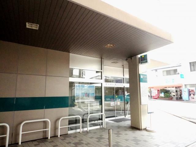 近くの伊予銀行川之江支店様まで170m（徒歩3分）