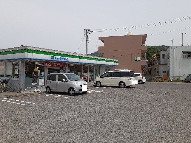 近くのファミリーマート川之江大門店様まで450m（徒歩6分）