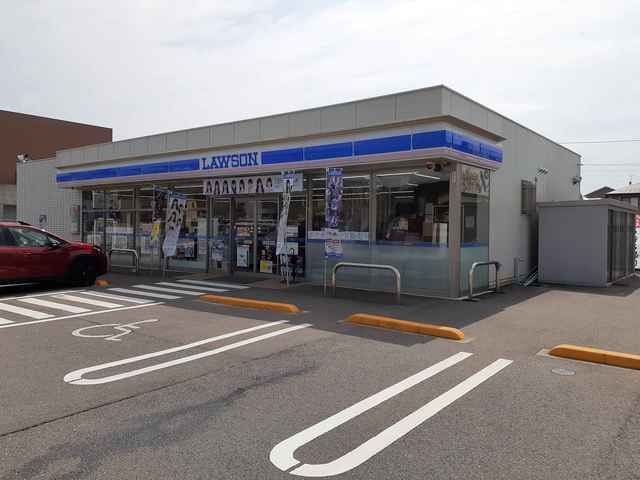 近くのローソン津幡横浜店まで300m(徒歩4分)