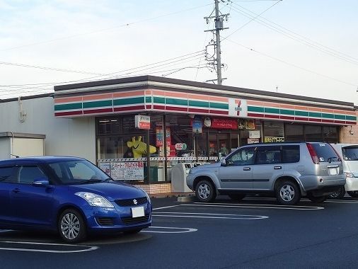 近くのセブン-イレブン 西尾徳次町店まで1,000m（徒歩13分）