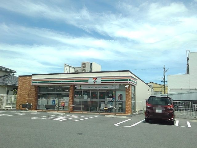 近くのセブンイレブン京町店まで450m（徒歩6分）