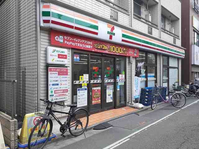 近くのコンビニまで114m（徒歩2分）