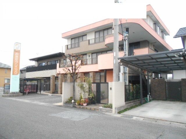 近くのおさだクリニックまで600m(徒歩8分)