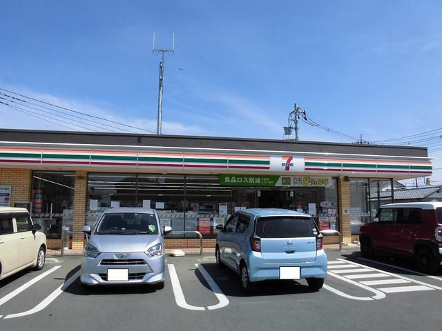 近くのセブン-イレブン中央7丁目店まで550m(徒歩7分)