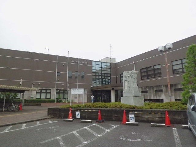 近くの石川出張所まで400m（徒歩5分）