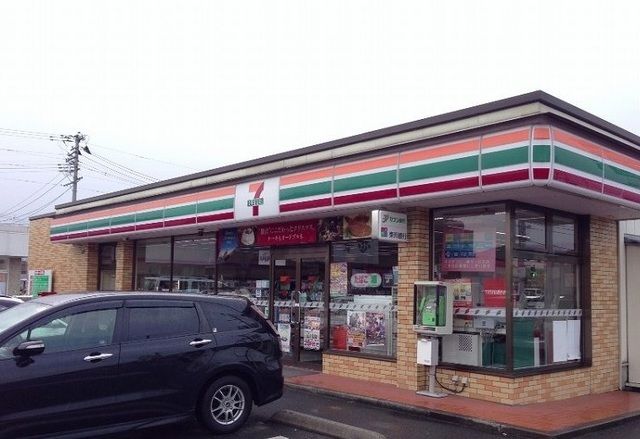 近くのセブンイレブン福島笹谷南店まで240m（徒歩3分）