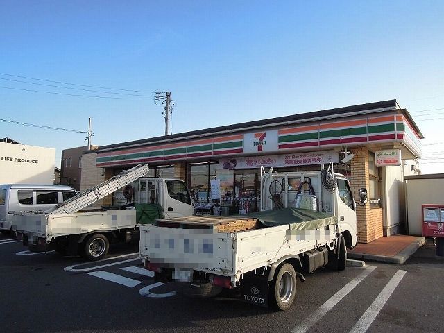 近くのセブンイレブン岐阜西中島店まで450m(徒歩6分)