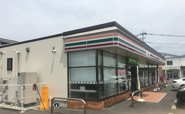 近くのセブンイレブンまで1,000m（徒歩13分）