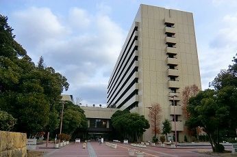 近くの姫路市役所まで950m（徒歩12分）