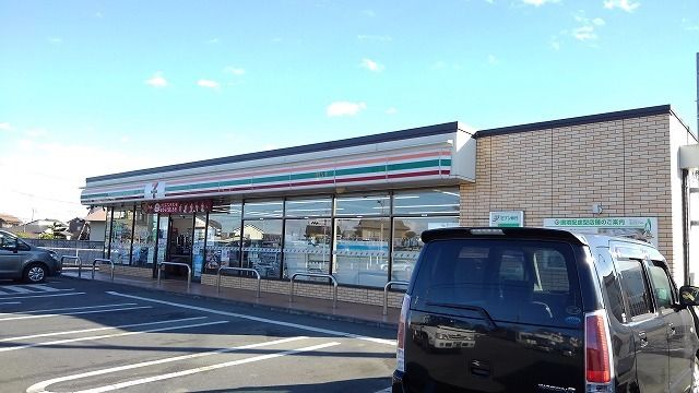 近くのセブンイレブン加須船越店まで1,100m（徒歩14分）