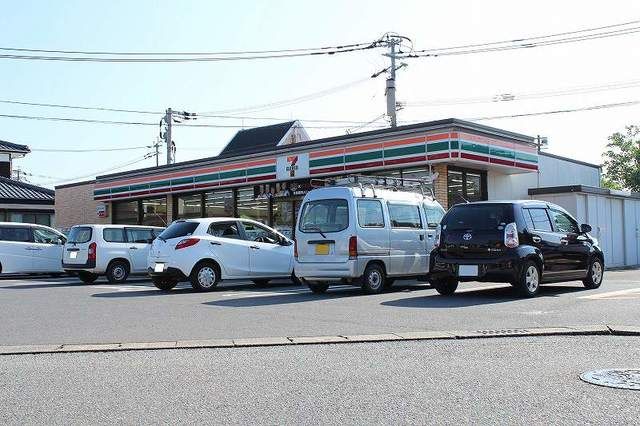 近くのセブンイレブン　八谷搦店まで800m（徒歩10分）