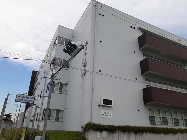 近くの大東市立東部図書館まで450m（徒歩6分）